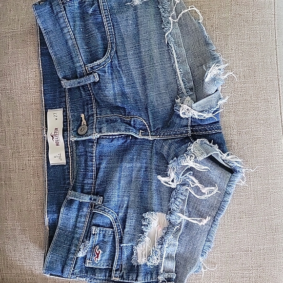 Shorts - Picture 1 of 3